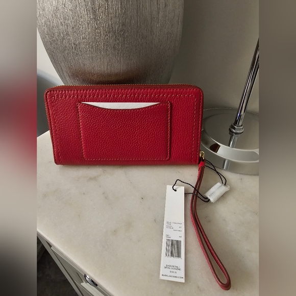 NWT, Marc Jacobs Wrislet Savvy Red